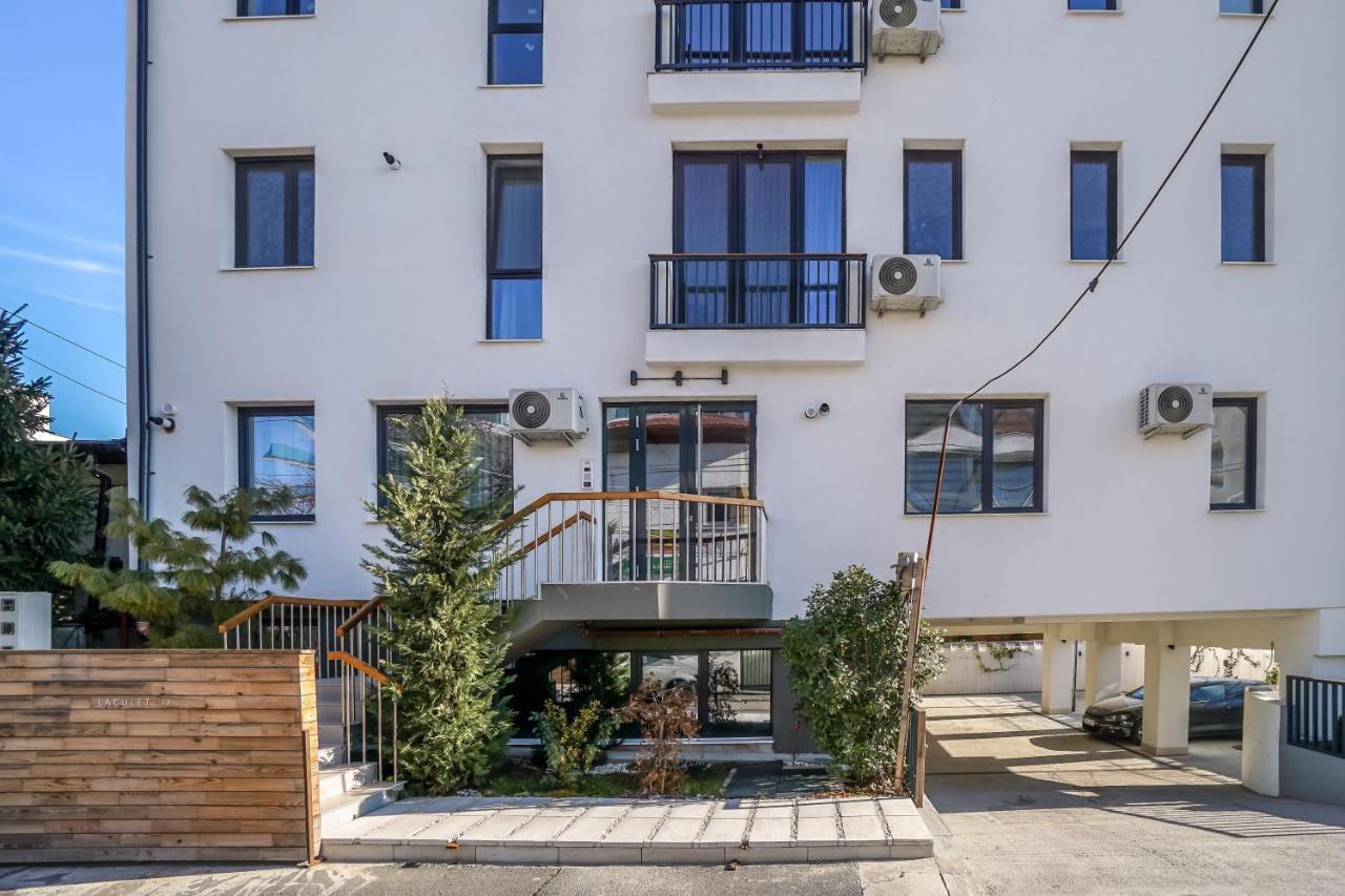 Bright Apartments Moments Away From Herastrau Park, Mall And Metro Bucharest Exterior photo